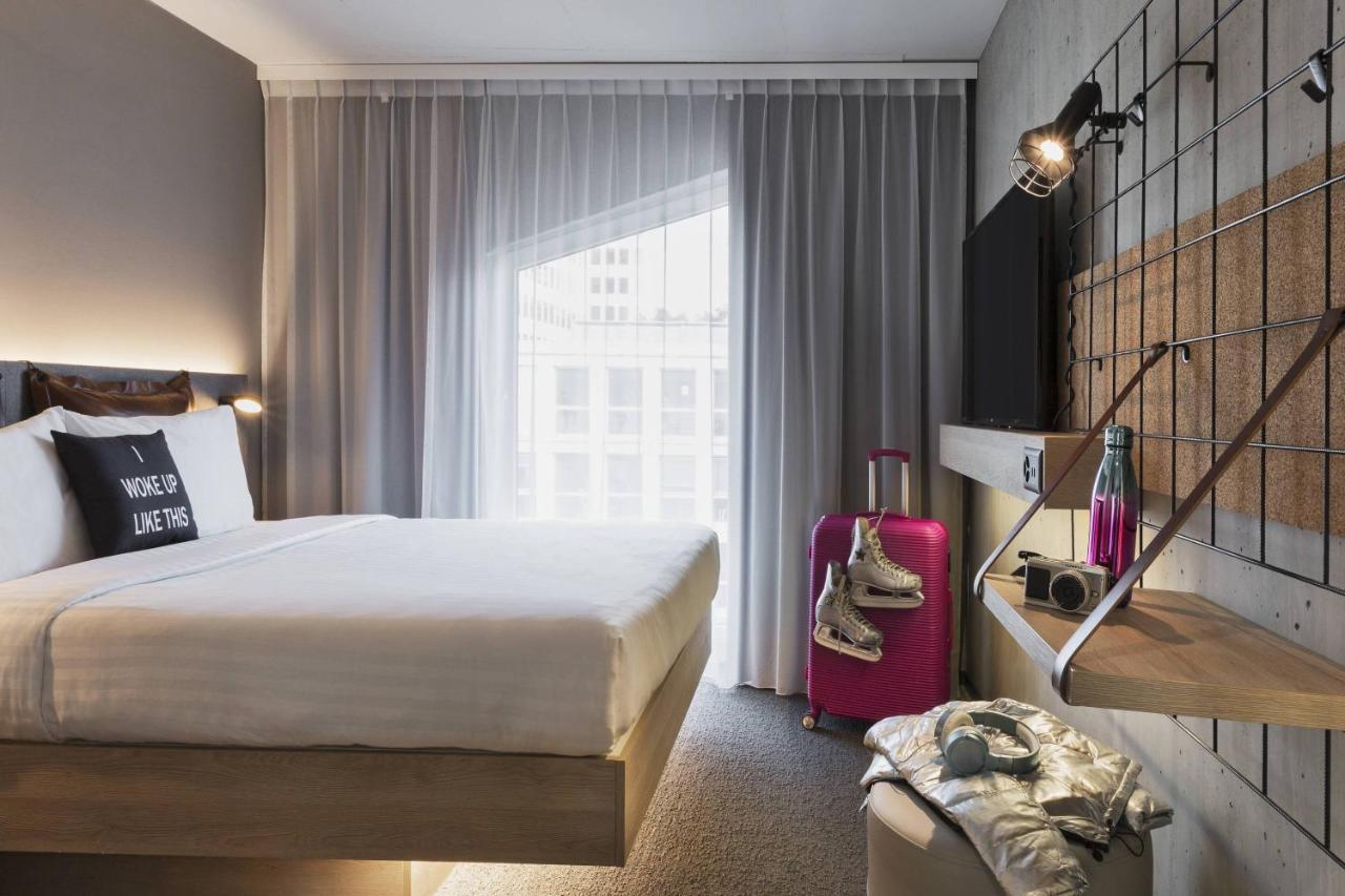 Moxy Lausanne City Kültér fotó